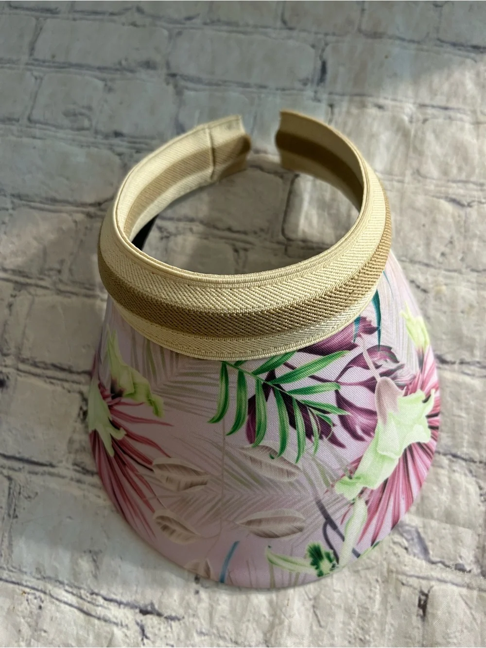 TROPICAL LEAF AND FLORAL SUN VISOR TAN/CREAM HEADBAND